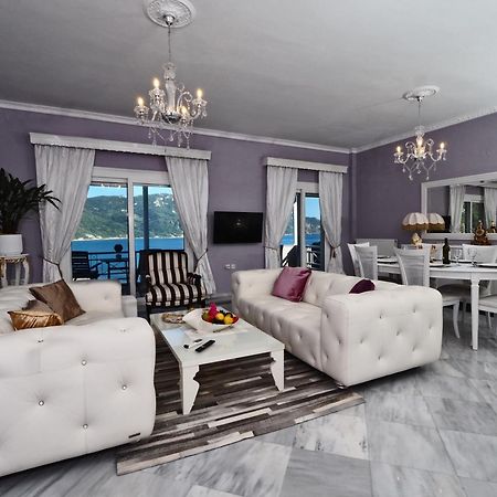 Villa Euphoria Apts Afión المظهر الخارجي الصورة