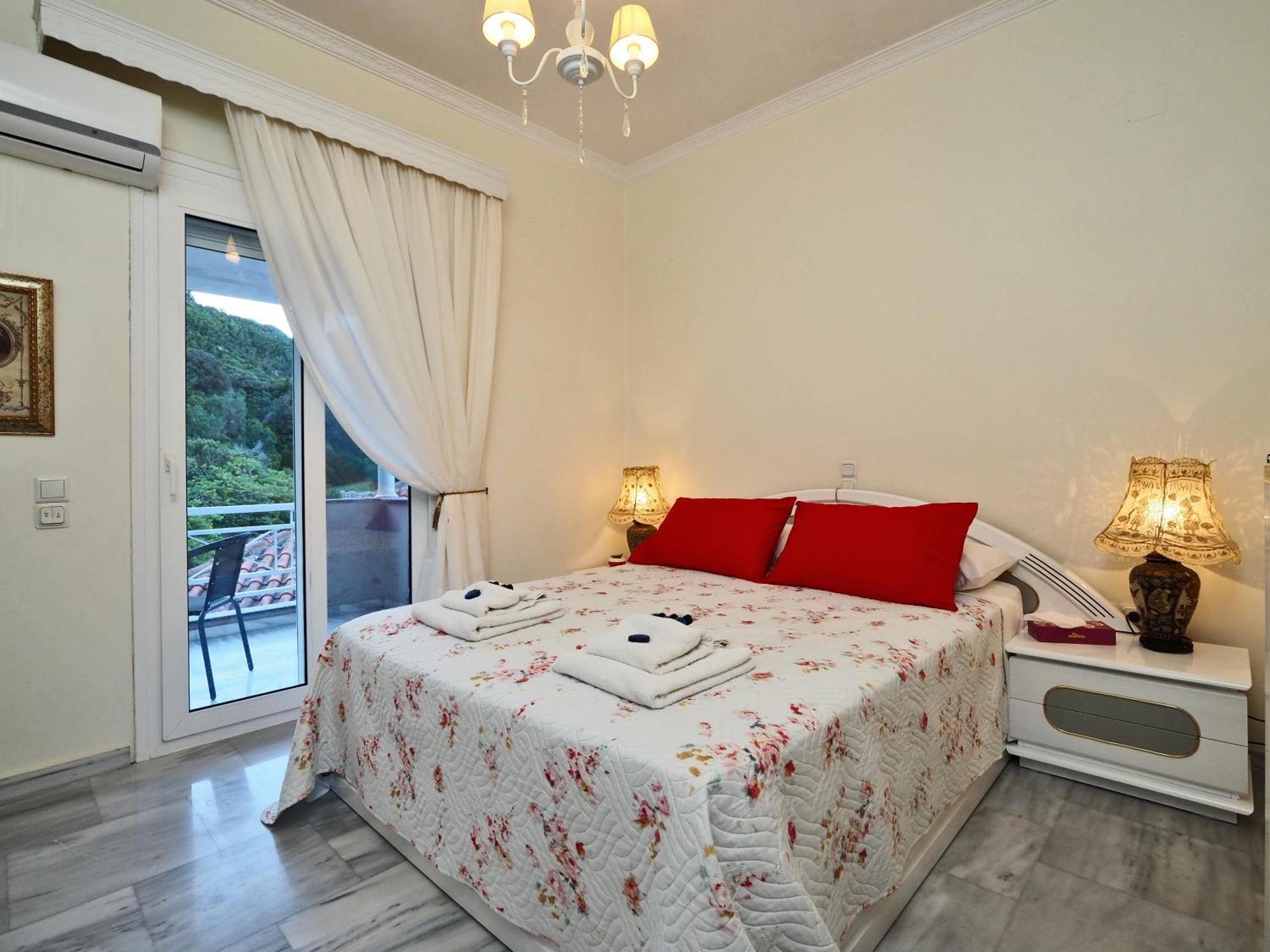 Villa Euphoria Apts Afión المظهر الخارجي الصورة
