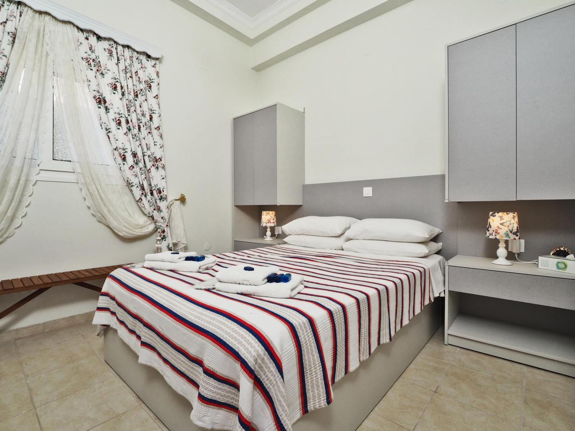 Villa Euphoria Apts Afión المظهر الخارجي الصورة