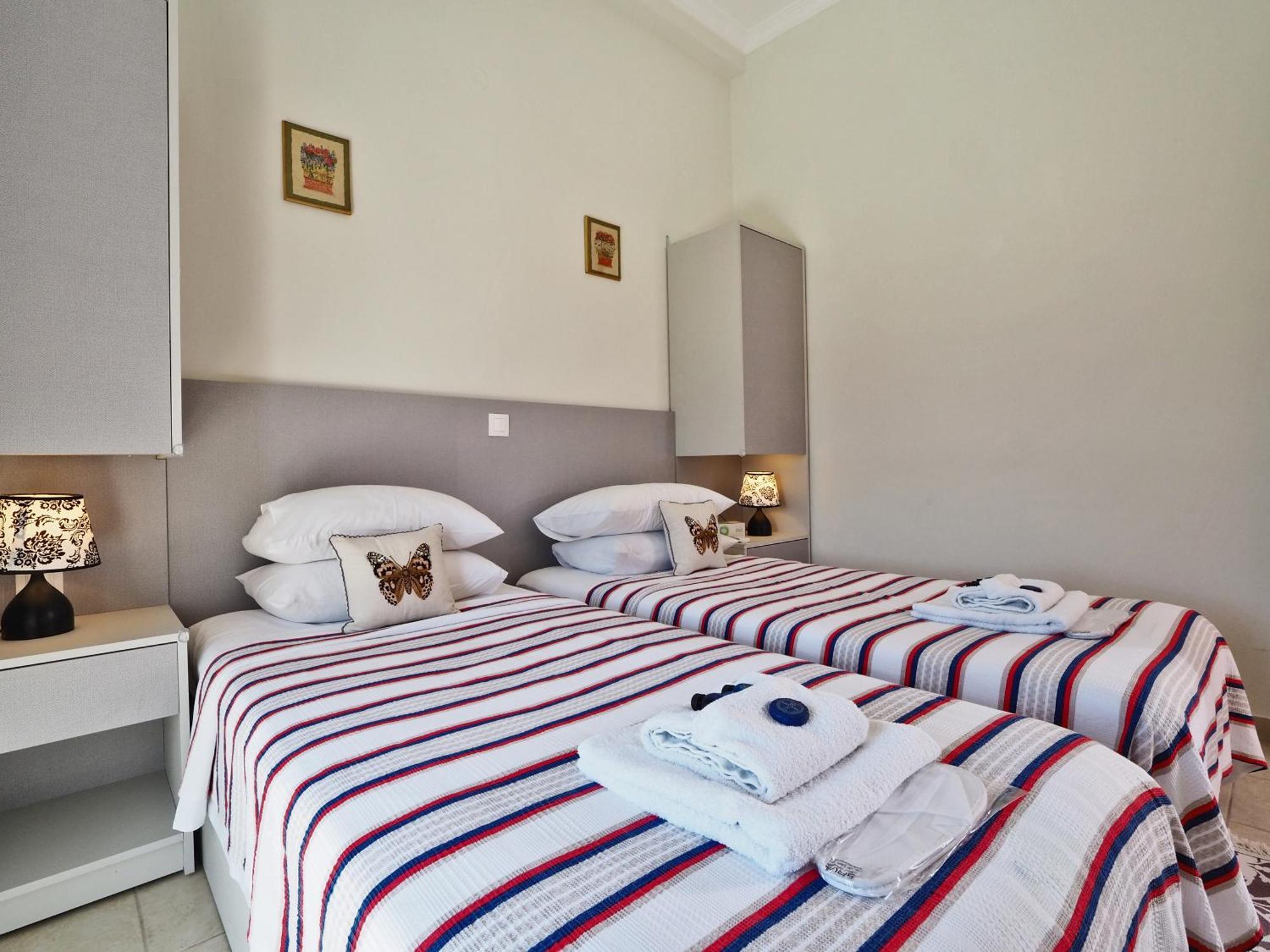 Villa Euphoria Apts Afión المظهر الخارجي الصورة